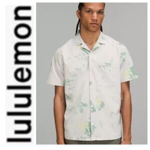 LULULEMON Print snap front short sleeve shirt size XXL